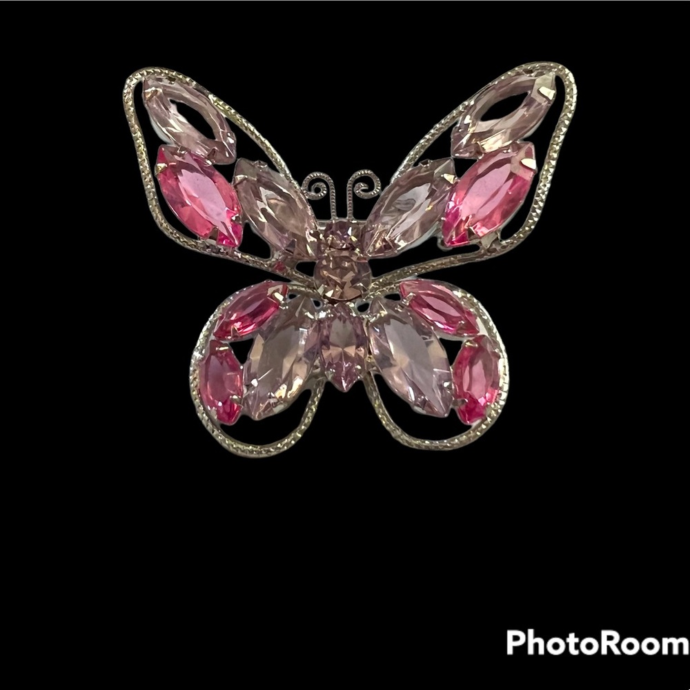 Vintage Pink and silver brooches and clip-on earring set